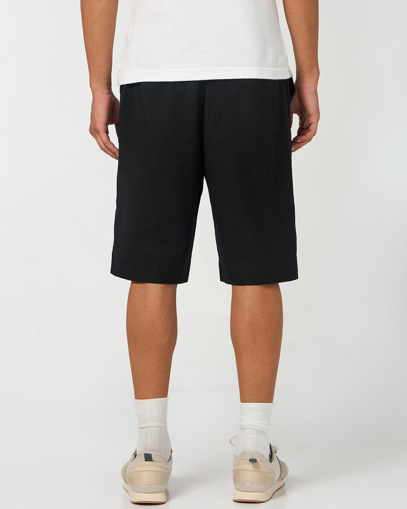 bewakoof Men's Jet Black Oversized Cotton Linen Shorts - Image 3